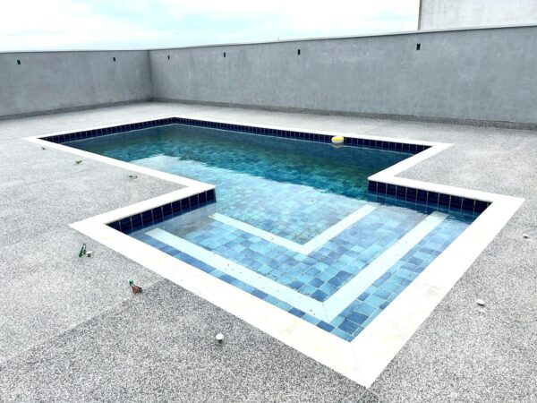 Encantadora residência com 155 m² de área construída em um terreno amplo de 420 m² - Imagem 33