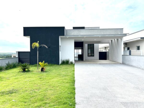 Encantadora residência com 155 m² de área construída em um terreno amplo de 420 m² - Imagem 2