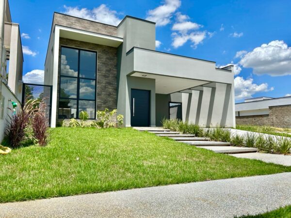 CASA COM ÁREA CONSTRUÍDA DE 200M² - Imagem 2