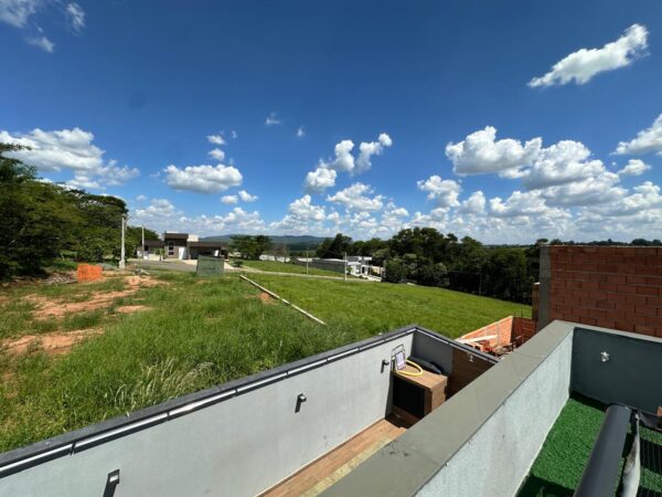 Casa com 280m² de construção, com quatros quartos sendo 3 suítes. - Image 28