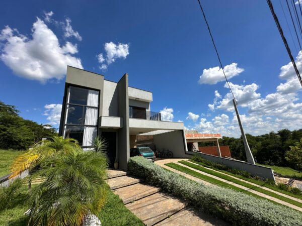 Casa com 280m² de construção, com quatros quartos sendo 3 suítes. - Image 26
