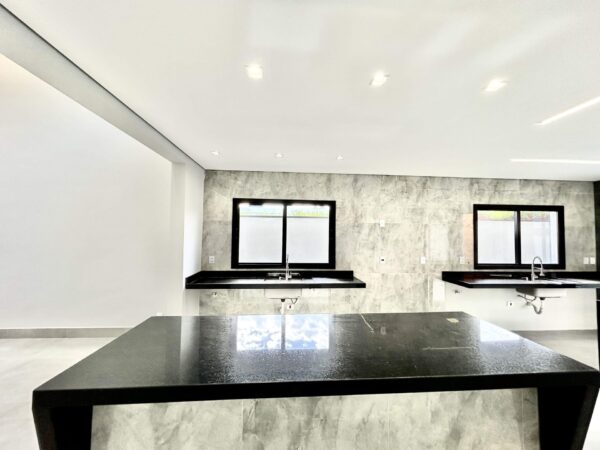 Casa com 3 dormitórios sendo uma suíte. - Imagem 9
