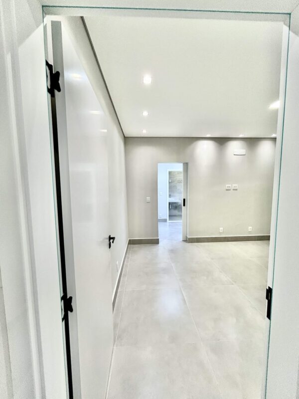 Casa com 3 dormitórios sendo uma suíte. - Imagem 33