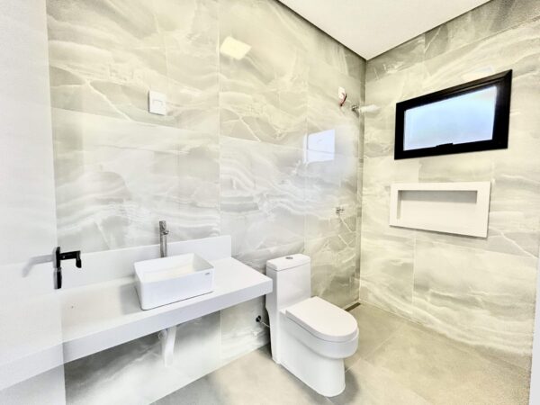 Casa com 3 dormitórios sendo uma suíte. - Imagem 36