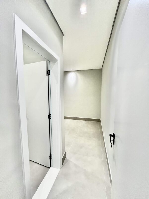 Casa com 3 dormitórios sendo uma suíte. - Imagem 44