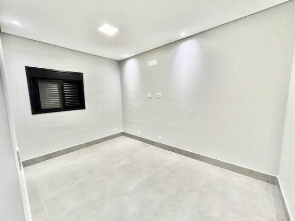 Casa com 3 dormitórios sendo uma suíte. - Imagem 46